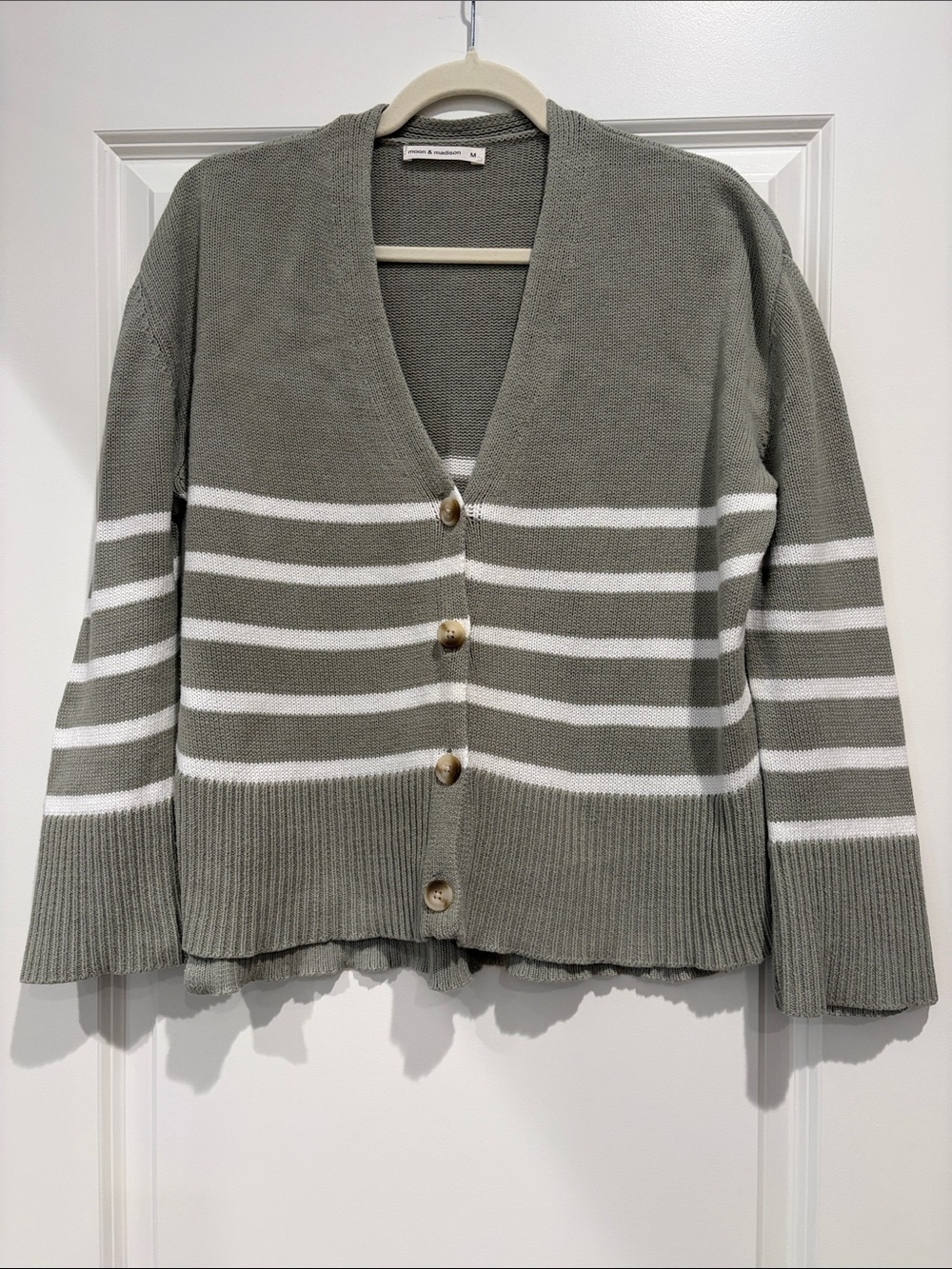 Moon & Madison Women’s Olive Green and White Striped Button Oversized Cardigan,M